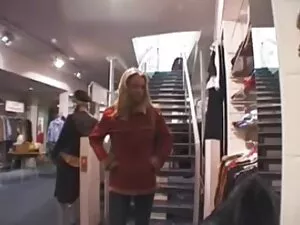 イタリアのティーンのアマチュアが吸引され ...