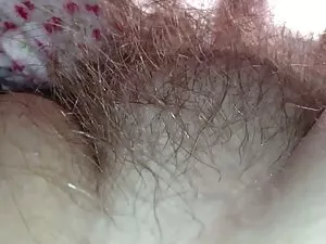 柔らかい体を持つシックな学生 女の子 の ...